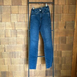 Good American Denim. Size 24. Never Worn.